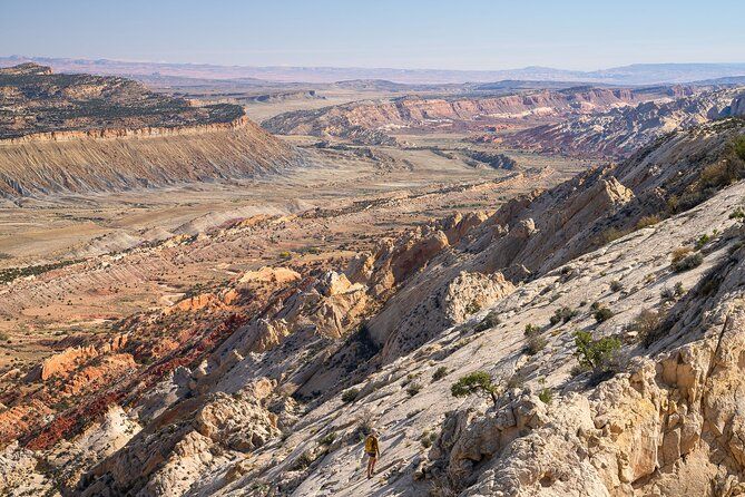 Private Waterpocket Fold 4x4 Tour to Strike Valley Overlook