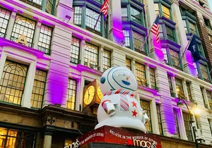 Private Holiday Movie Sites and City Lights Guided Tour