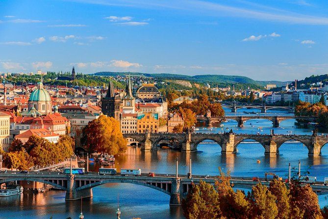From Salzburg to Prague, Private Transfer with 2h of Sightseeing