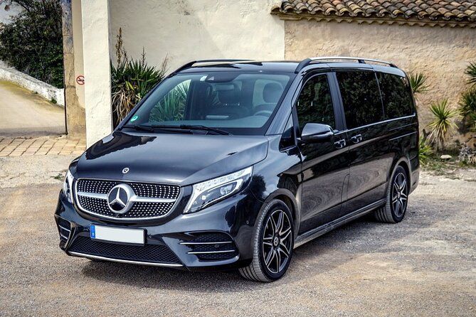 Budapest Airport Transfers: Budapest City to Budapest Airport BUD in Luxury Van