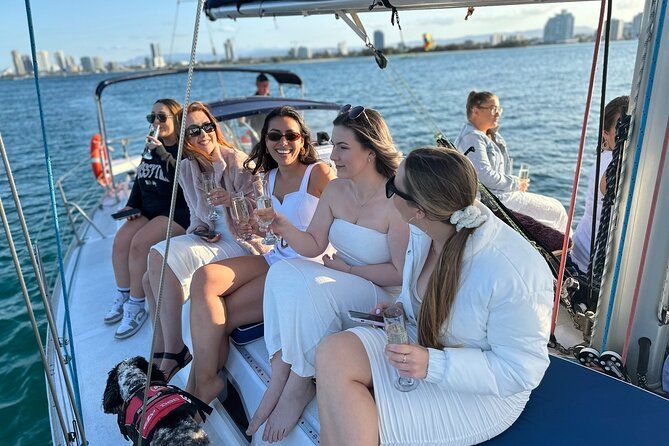 Gold Coast 2 hr Sailing Cruise with Drinks & Tasting Plate