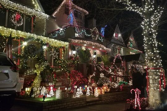 Christmas Lights Tour of Dyker Heights Brooklyn