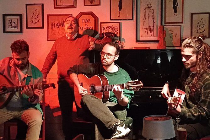 Lisbon Guided Tour with Live Fado Show and Traditional Dinner