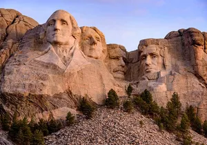 Grand Teton, Yellowstone, Devils Tower and Mount Rushmore 7-day Tour