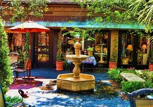 Peacocks, Presidents and Puzzles - The Winter Park Walking Tour