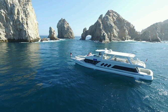 2-Hour Private Cabo San Lucas Arch & Bay Yacht Cruise