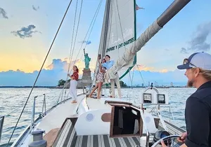 Private Classic Sailboat Tour in New York City