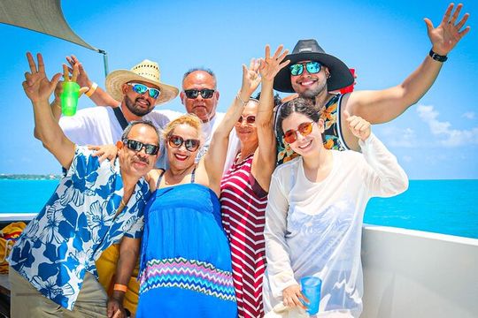 Cancun Private Catamaran to Isla Mujeres with Buffet & Open Bar