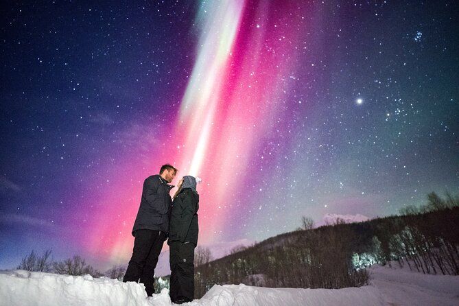 Small Northern Lights Tour Max 8 Guests Pickup and Photography
