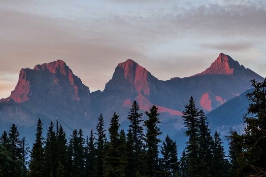 Grotto Canyon Majestic Ice Walk tour from Banff, Calgary, Canmore