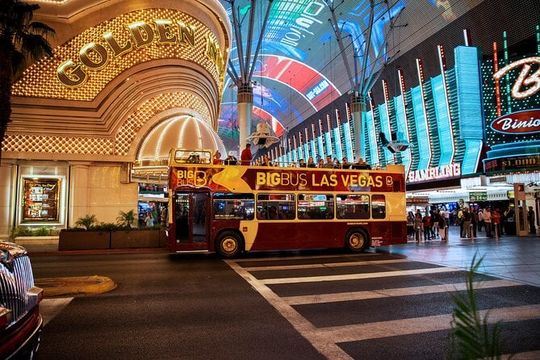 Las Vegas After Dark: Adult-only Night Tour with Free Drink