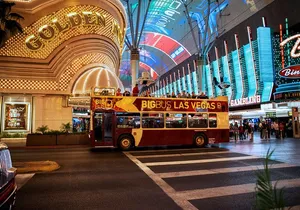 Las Vegas After Dark: Adult-only Night Tour with Free Drink