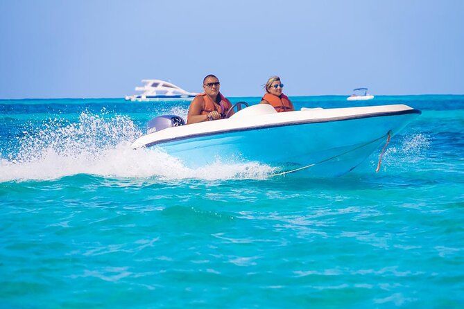 Speed Boat + Snorkeling and Parasailing Activity in Punta Cana