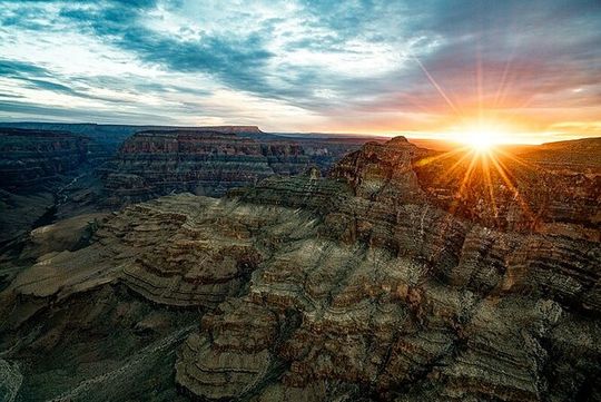 Grand Canyon West Rim - Helicopter Flight- Famous Dream Tour