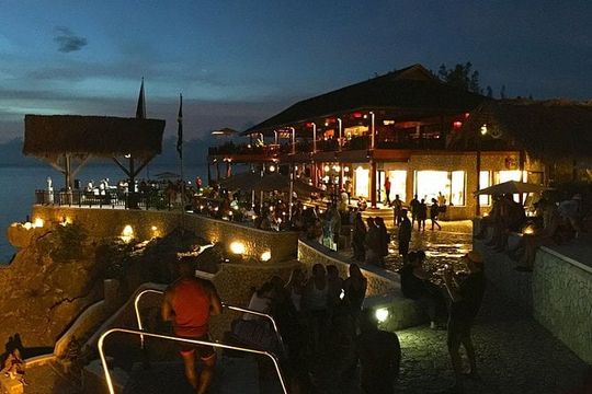 Rick's Café and Seven Mile Beach Private Tour