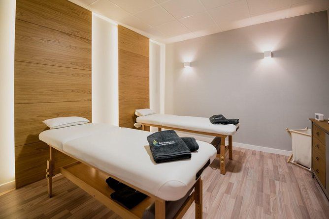 Massage Weekends and Holidays