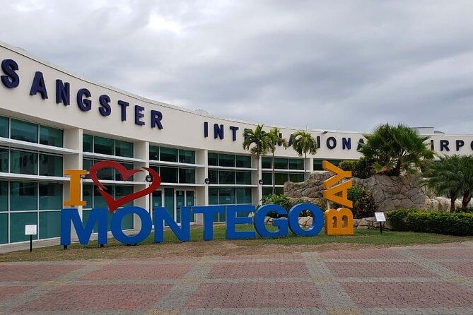 Private Montego Bay Airport/Port Transfer To Hotel in MontegoBay.