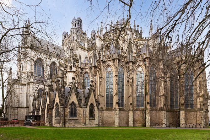 Den Bosch: City Walk Audio Guide in 7 Languages on your Phone
