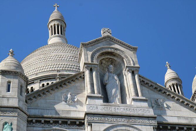 Montmartre and Dinner Cruise with CDG pick up in Paris- 6 Hrs