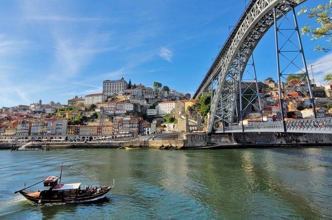 From Porto: Transfer to Lisbon with up to 3 City Stops
