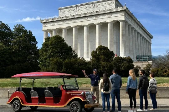 Washington DC's Monuments & US History Guided E-Cart Tour