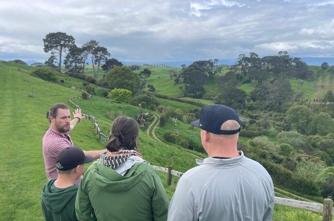 Hobbiton Movie Set & Waitomo Caves Small Group Tour From Auckland