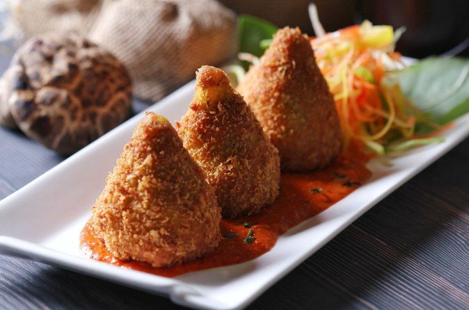 Arancini Course in Catania with Show Cooking Cannolo