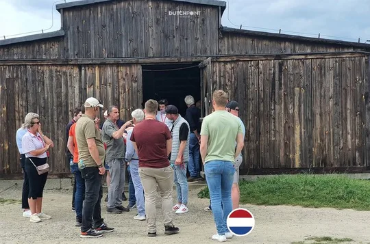 from Kraków: Auschwitz excursion with guaranteed Dutch guide