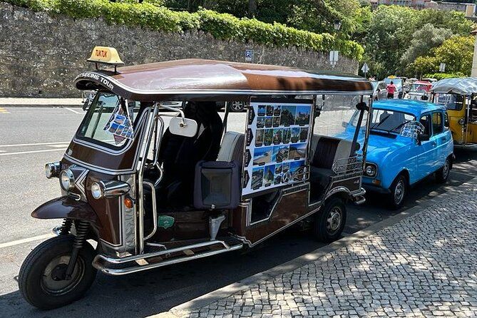1 Hour Sightseeing Tour in Sintra with Tuktuk