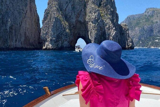 Gozzo Capri. Traditional & Romantic Sailing Experience