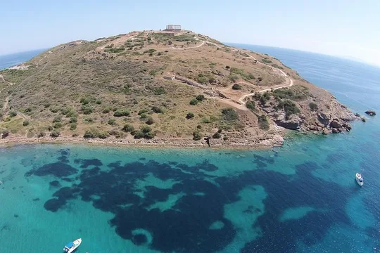 Private tour to Cape Sounio with exquisite meal at Vouliagmeni