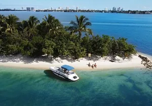 26 Ft Boat, Miami Bay Tour for 2 or 4 hours. 10 people