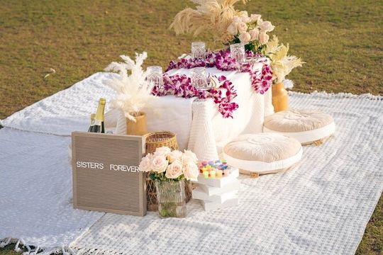 Hawaii Beach Picnic Date