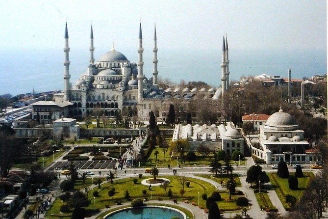 Best Of Old City Tour with Museum Tickets and Lunch