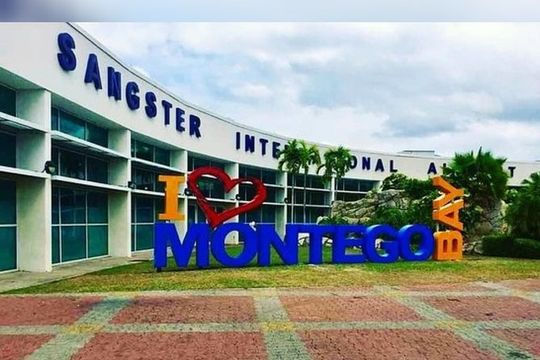 Private Airport Transfer to Jewell Grande