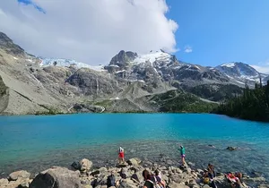 Joffre lakes/ Hiking Day Trip