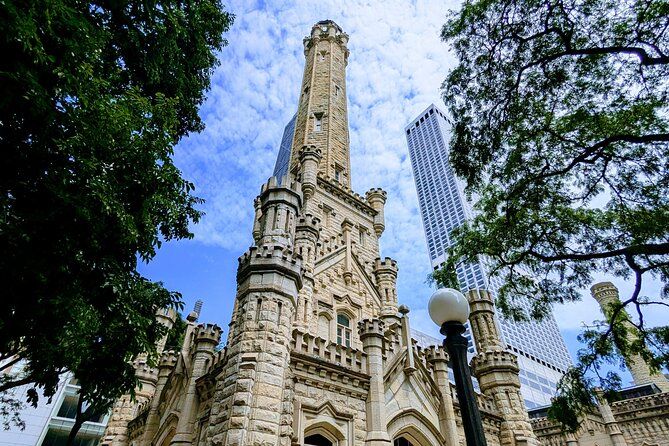 Magnificent Mile Scavenger Hunt: Chicago Walking Tour and Game