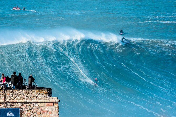 Nazaré & Óbidos Small Group Day Trip by Van with Hotel Pick up