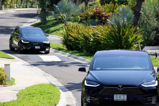 Los Cabos Luxury Private Tesla Transfer from Airport to Tourist Corridor Area