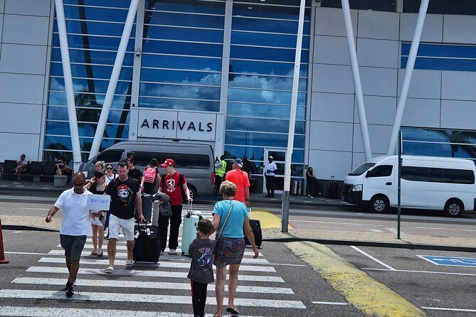 Paris VIP Tour with guide & driver and Airport Pick up