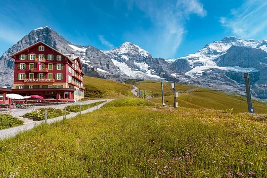 Grindelwald & Lauterbrunnen Private Day Tour from Luzern