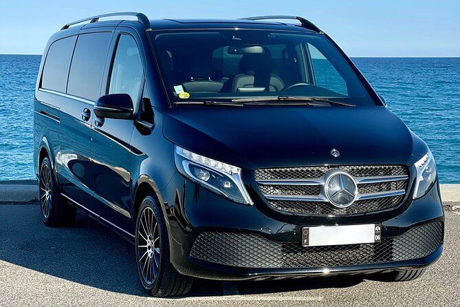 Private Transfer: Munich to Cruise Port Passau by Luxury Van