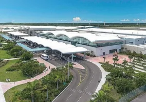 Private Roundtrip Sedan Airport Transfer to Downtown Nassau