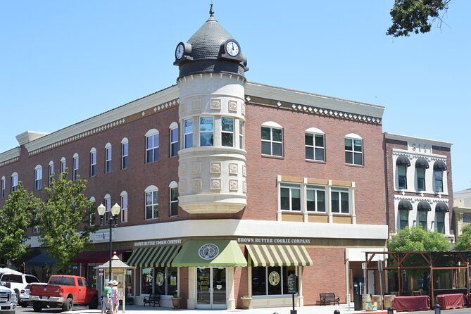 Paso Robles Scavenger Hunt Walking Tour and Game