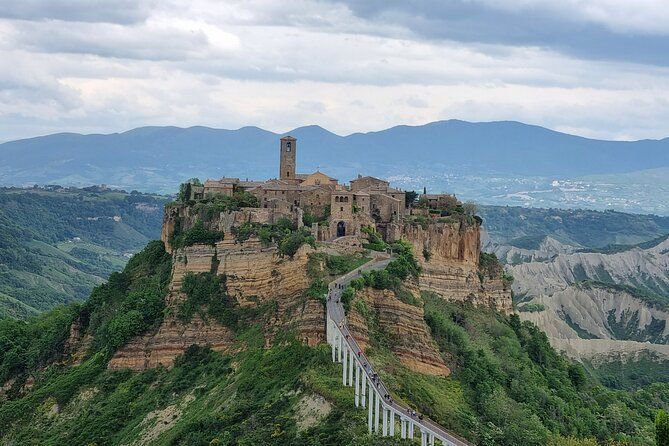 Private daytour medieval castles Umbria and Tuscany