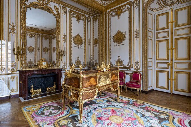 Versailles - Guided Tour in The King's Private Apartments