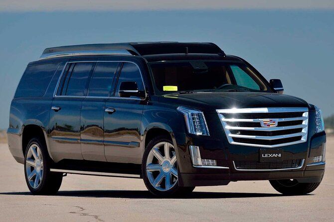 Private Transfer: Las Vegas to LAS Airport by Luxury SUV or Limo