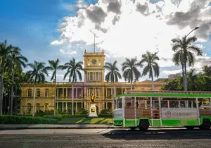 1 Day Pass LeaLea Trolley and Waikiki Trolley Pink Line