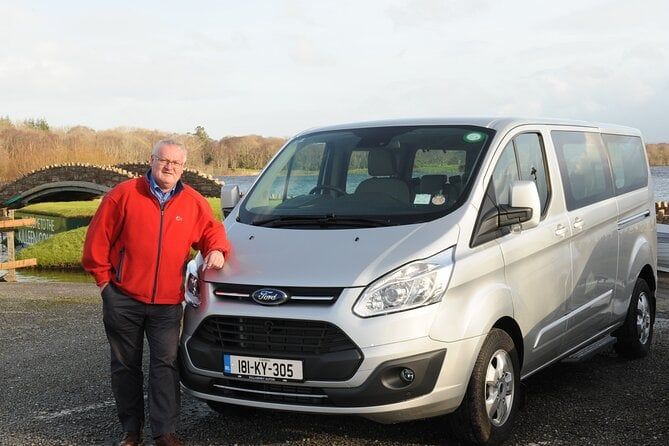 Airport collection and drop off transfers transport service.