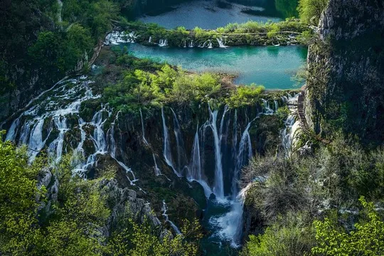 Plitvice Lakes 3,5h tour with panoramic boat ride